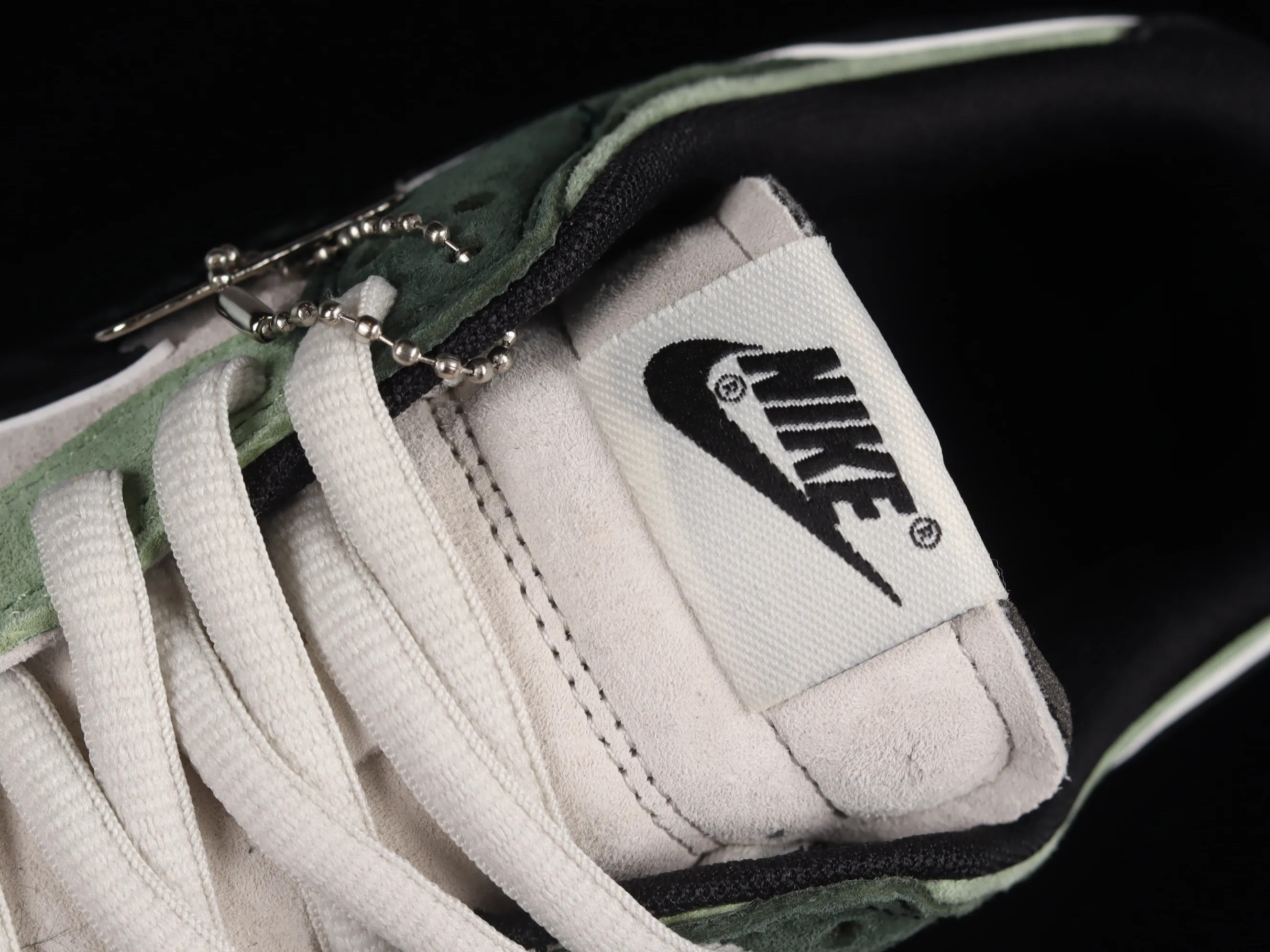 All Categories Nk SB Dunk Series Nk SB Dunk Low Low-top sneakers Otomo Katsuhiro x Nk SB Dunk Low "Steamboy OST" Creative customization collaboration Otomo Katsuhiro joint SB low-top sports and leisure sneakers LF0068-001